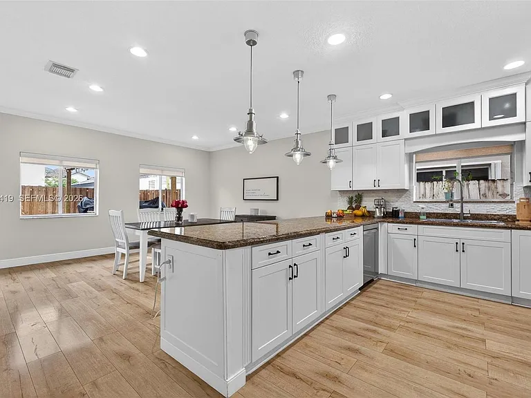 15874 SW 138th Ter — Photo 11