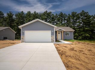 5469 Forest Creek Rd, Stevens Point, WI 54482