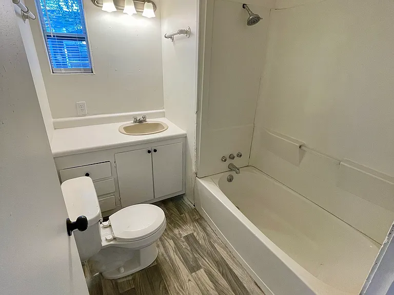 16867 Portner Rd #6 — Photo 6