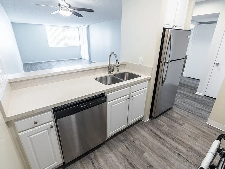 4200 Harbor Blvd — Photo 29