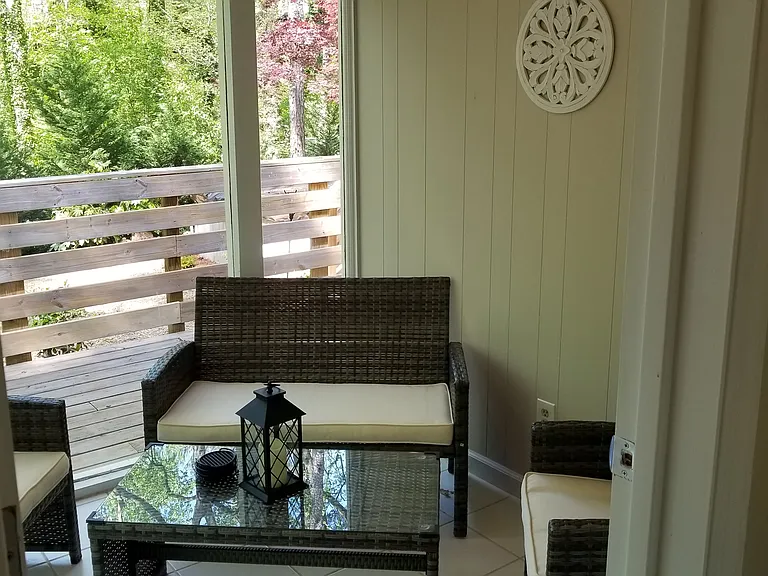 2885 Duke Of Gloucester St — Photo 20