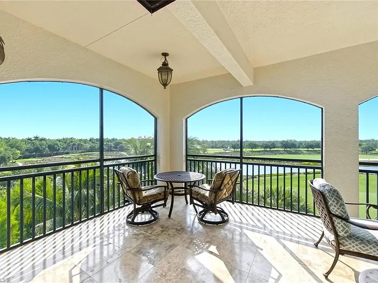 2538 Marquesa Royale Ln #Penthouse 5-301 — Photo 4