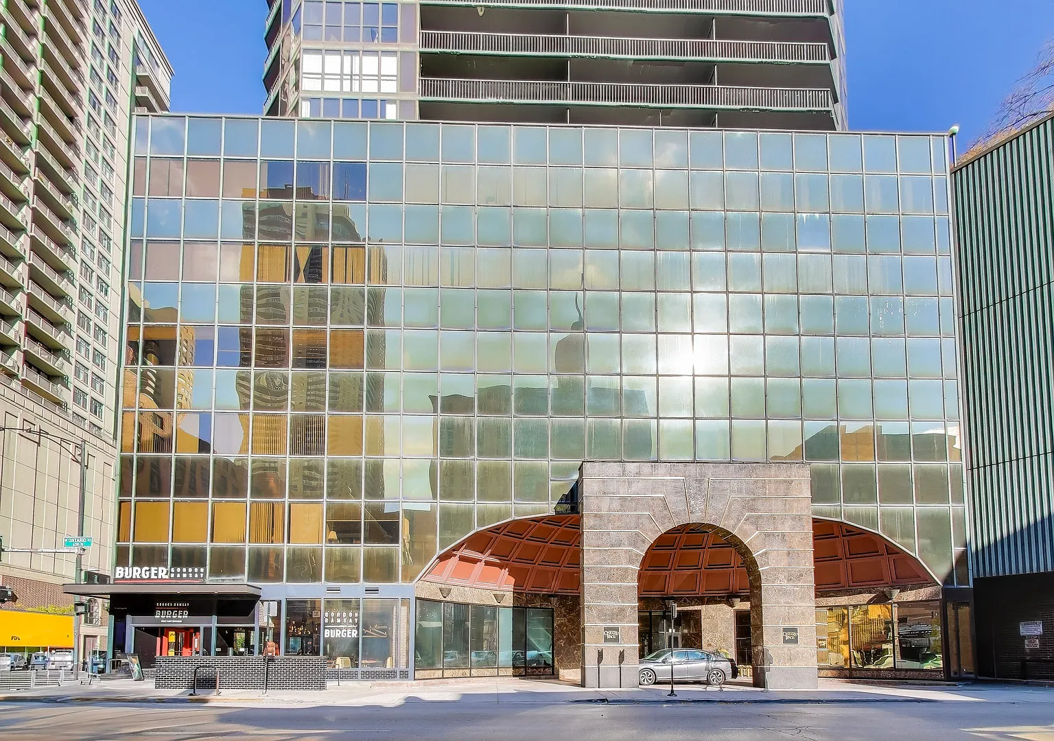 1 bed, 845 sqft, $2,450 — Photo 2