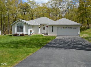 130 Orange Blossom Rd, Milford, PA 18337