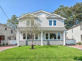 41 Dunwood Rd, Port Washington, NY 11050