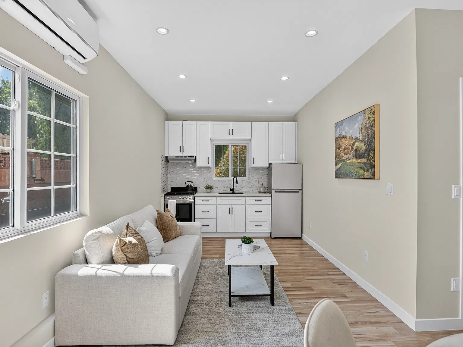 1 bed, 420 sqft, $2,300 — Photo 1