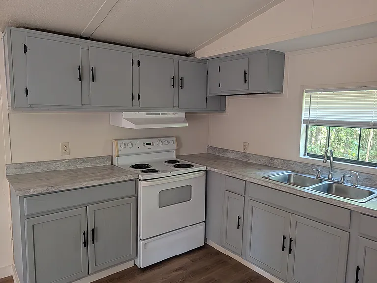 413 Blackwell Rd #E — Photo 1