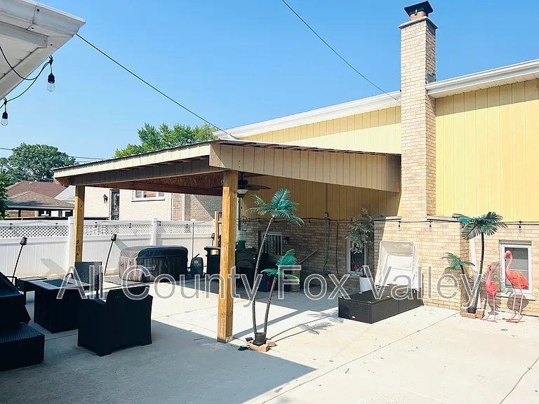9224 S Turner Ave — Photo 36