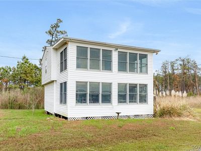 385 Little Oyster Ln, White Stone, VA, 22578