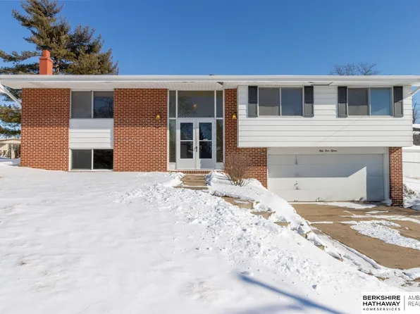 5415 N Oaks Blvd, Omaha, NE 68134