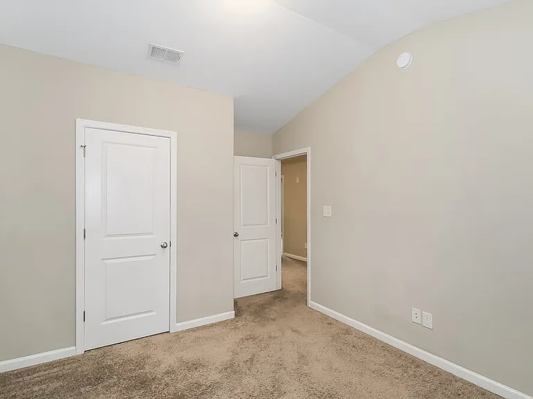 114 Saint Charles Pl — Photo 15