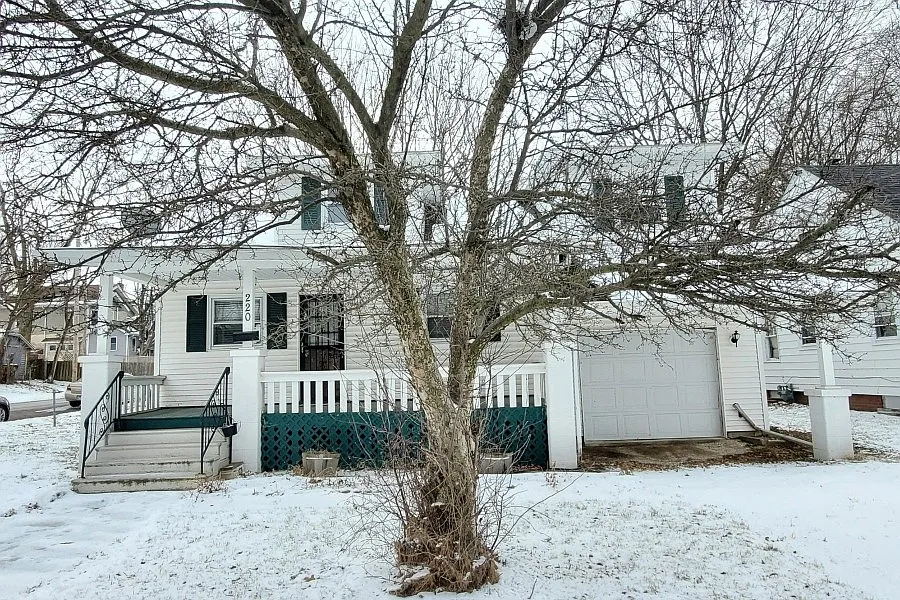 220 E Virginia Ave photo 1