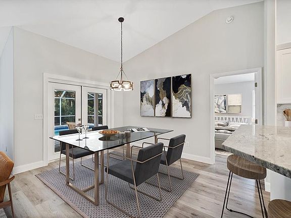 3rd image of 909 Sandpiper Ln