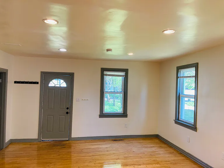1312 E Harry Ave — Photo 47