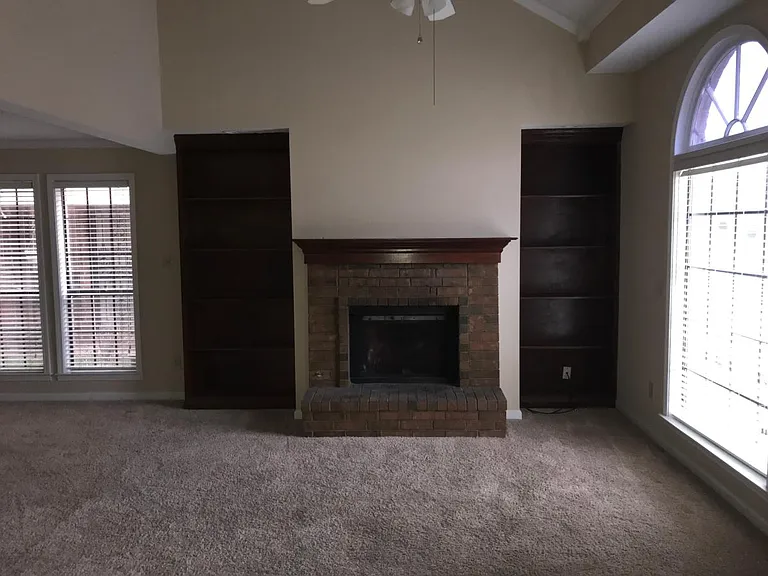 1641 Beaver Trail Dr — Photo 3