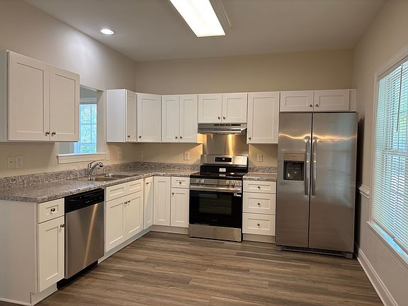 4th image of 4401 Stephen Oaks Way