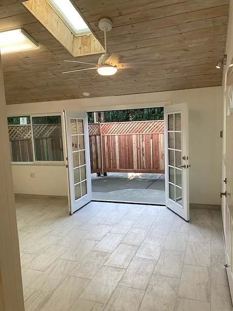 Studio, 330 sqft, $1,950 — Photo 2