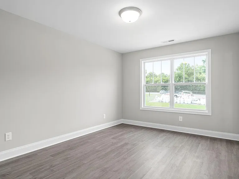 1305 Dodd St — Photo 14