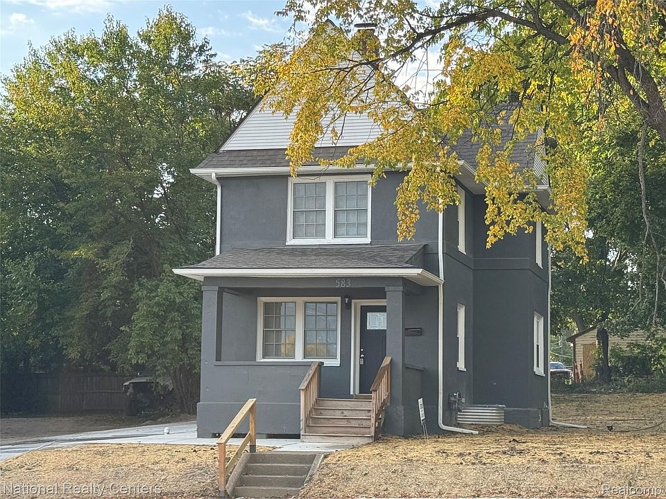 583 N Perry St, photo 2