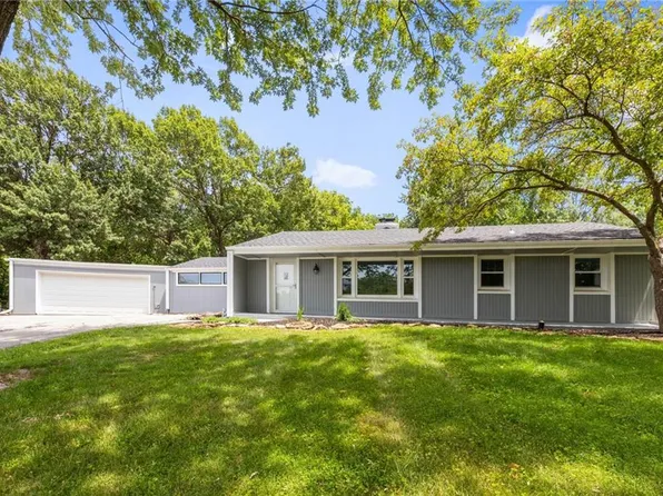 7407 NW Eastside Dr, Weatherby Lake, MO 64152