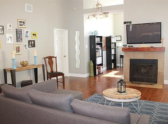 4th image of 1203 Dandelion Dr