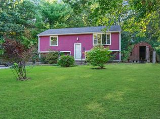 71 Colvintown Rd, Coventry, RI 02816