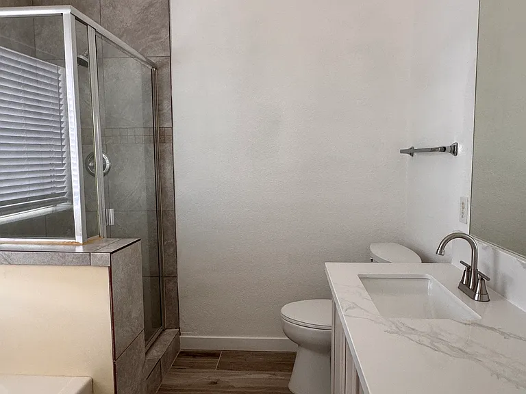 1606 W Kesler Ln — Photo 8