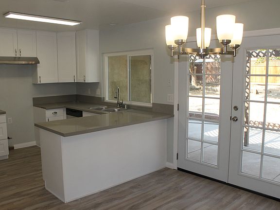2nd image of 1404 S Azalea Ave