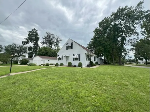 1601 Arizona Ave NE, Cedar Rapids, IA 52402