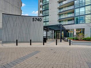5740 Yonge St #1809, Toronto, ON M2M 0B1