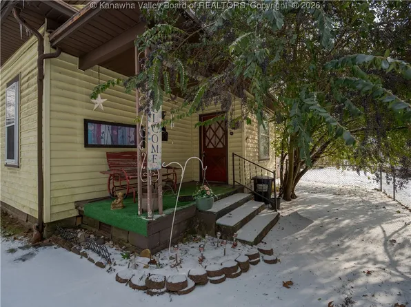 850 Greendale Dr, Charleston, WV 25302