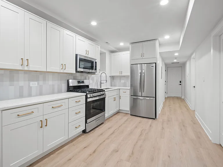 2534 W Cortez St #G — Photo 1