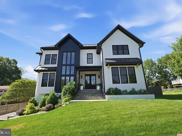 6026 Little Falls Rd, Arlington, VA 22207