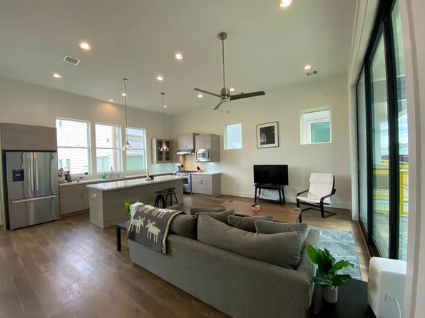 1215C Hickory St, Houston, TX 77007