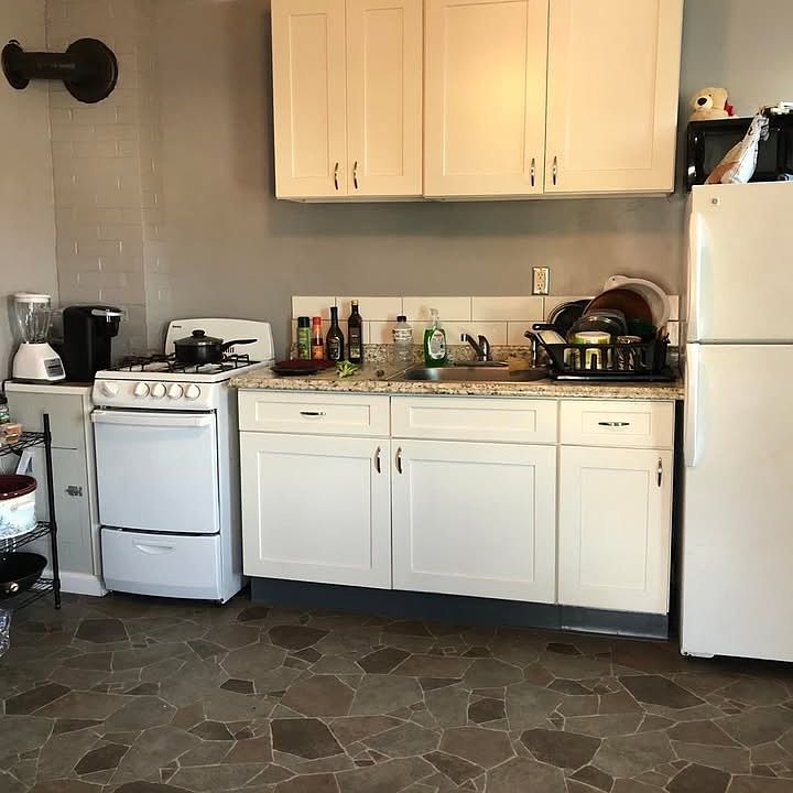 1st image of 46 Clarke St #3