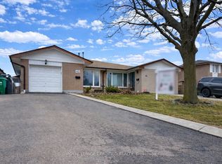 42 Wilton Dr, Brampton, ON L6W 3A1