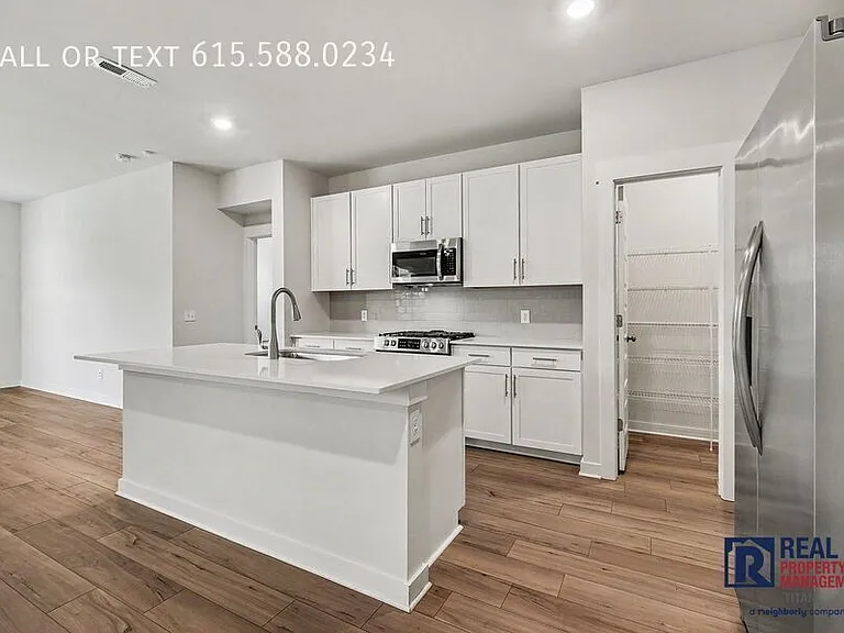 1029 Ewell Farm Cir — Photo 4