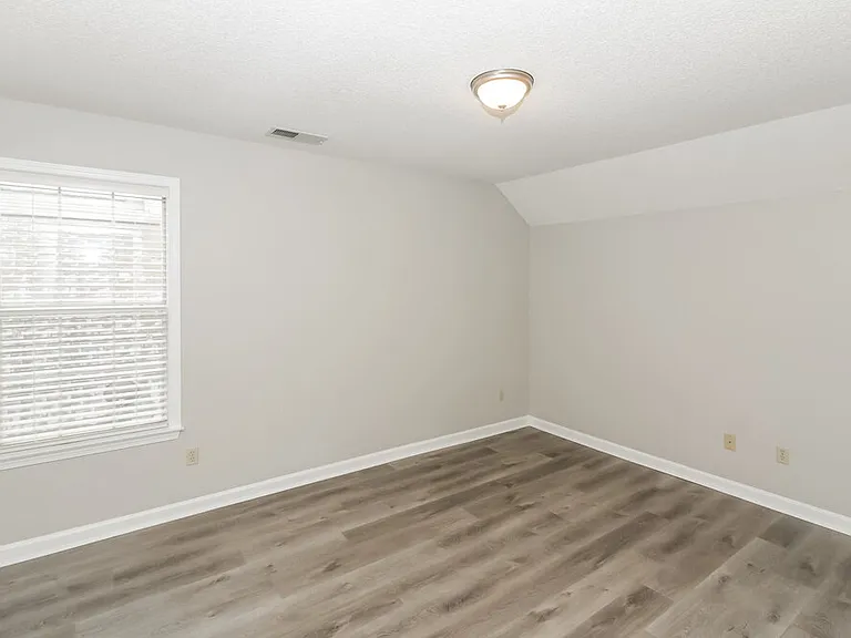 4077 Course View Dr — Photo 13