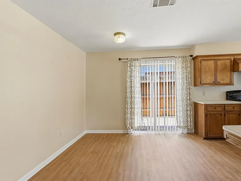 1712 Hazelwood St — Photo 12