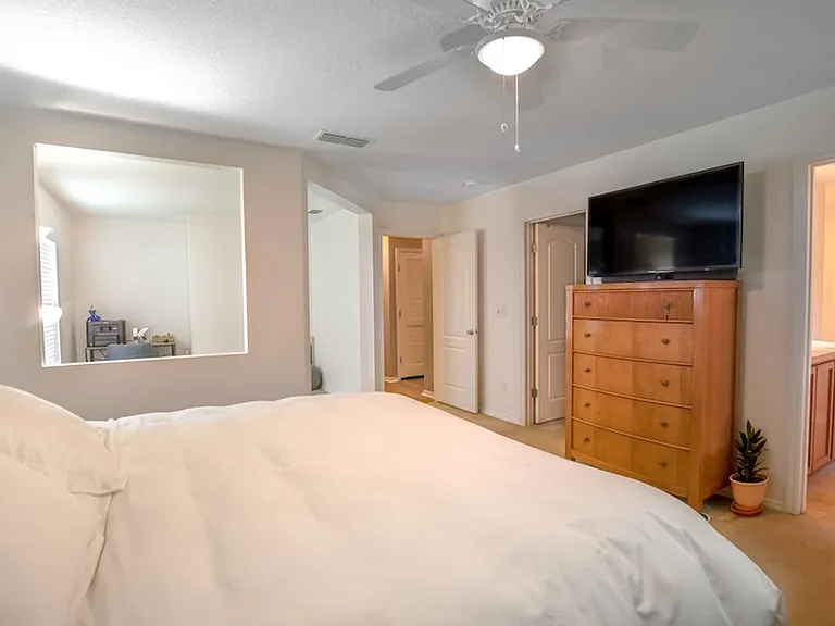 2527 Eisner Dr — Photo 19