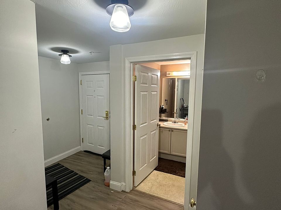 Entry way from insode view