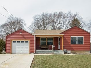 520 Wilcox Ave, Elgin, IL 60123