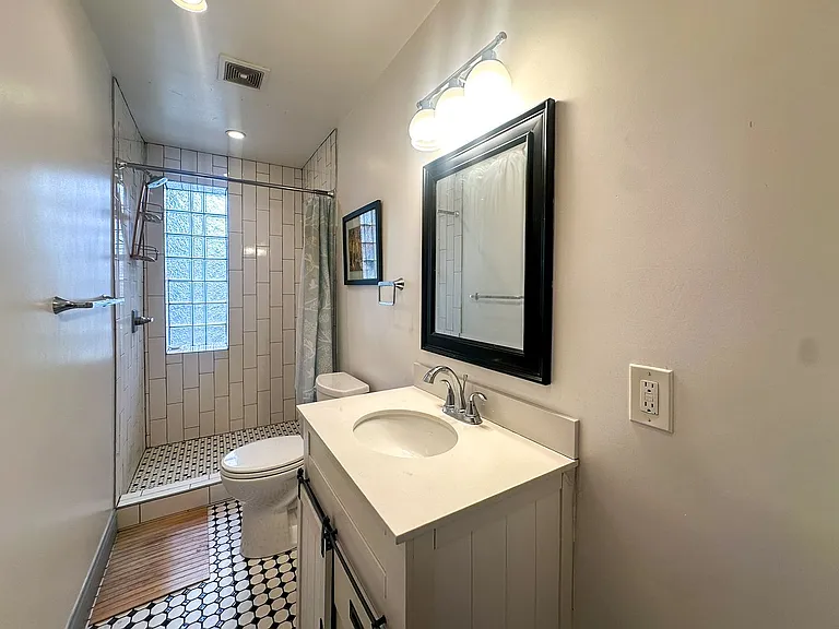 315 N Lincoln St — Photo 21