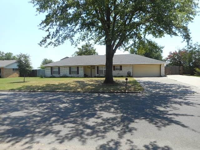1st image of 115 Jill Ln