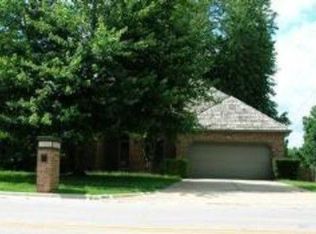 1808 E Lakewood St, Springfield, MO 65804