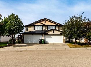 18 E Arnold Close, Red Deer, AB T4R 3G2