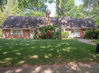 5609 Evergreen St, Midland, MI 48642