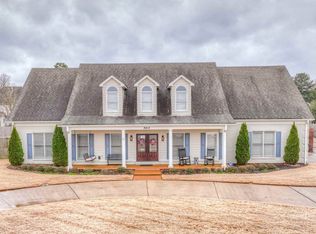 9413 Wolf River Blvd, Germantown, TN 38139