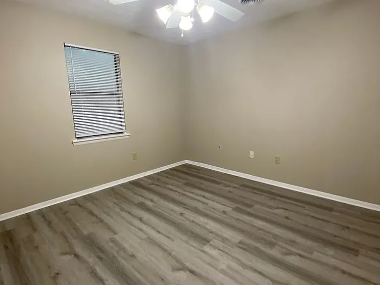 1605/1607 Cedar Shoals Dr — Photo 6