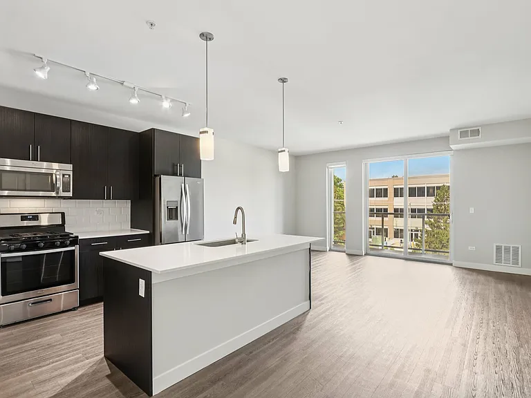 Woodview Apartments — Photo 15